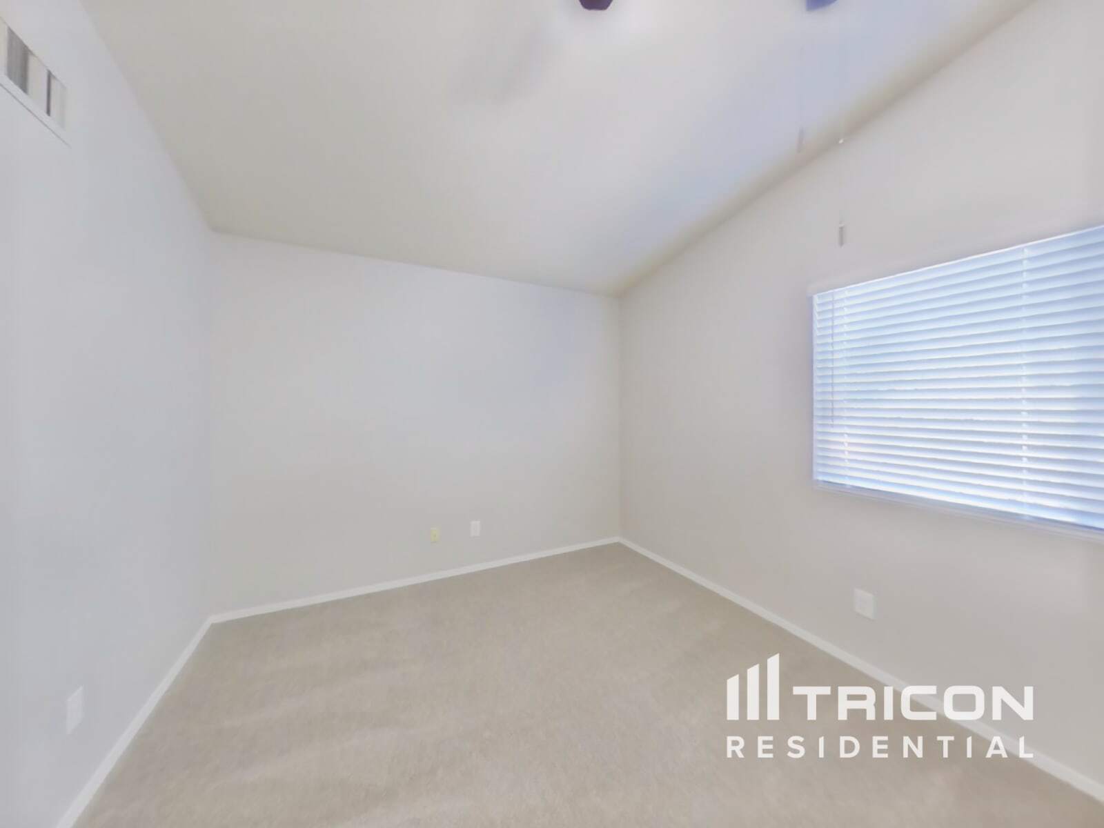 Building Photo - 6642 E Northridge St