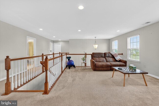 Building Photo - 40 Gina Dr