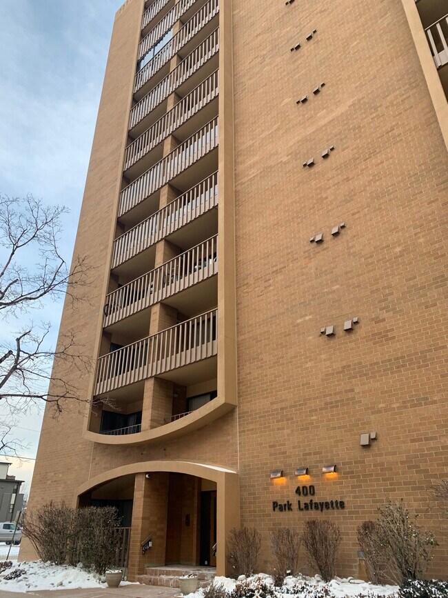 Park Lafayette - 400 S Lafayette St