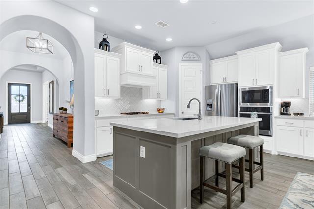 Building Photo - 917 Queens Lk Trl