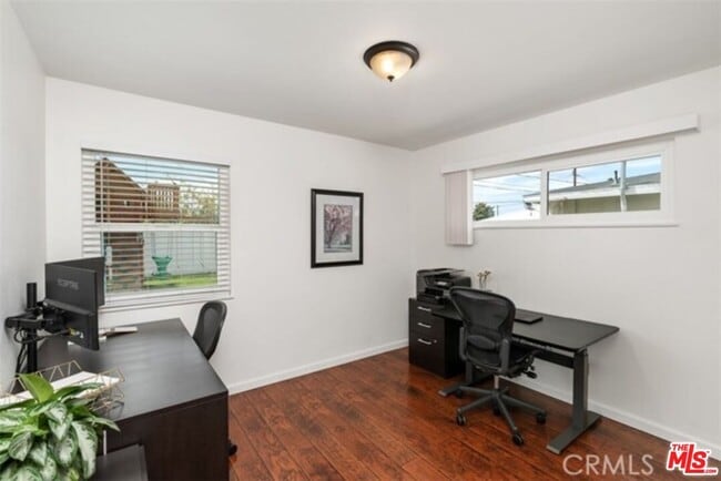 Building Photo - 4500 W Tiller Ave