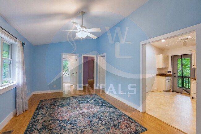 Building Photo - 104 Loveland Vis