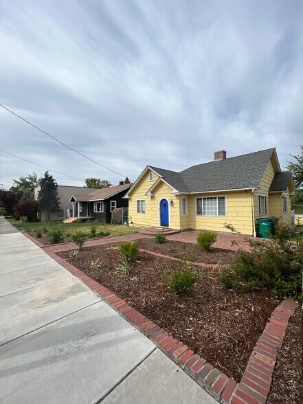 Front of House at Pacific Terrace - 428 Pacific Ter