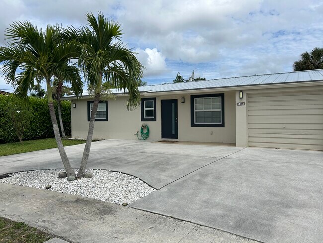 Building Photo - 5804 S Bond Dr