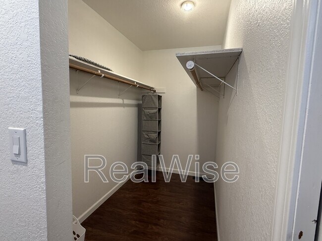 Building Photo - 539 Hatfield Dr