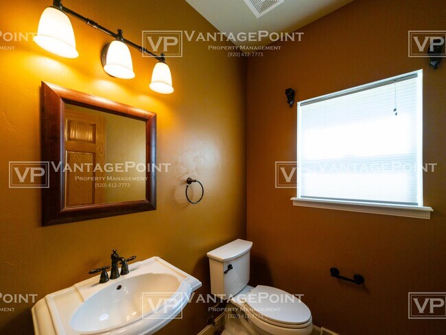 Building Photo - 515 Winding Waters Way