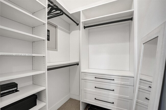 Building Photo - 915 NW 7th St