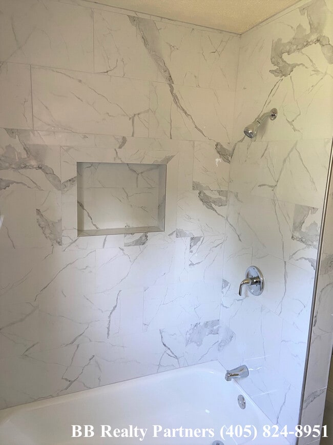 Building Photo - 3528 E 29th St