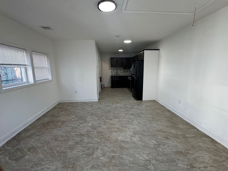 Building Photo - 130 Franklin St