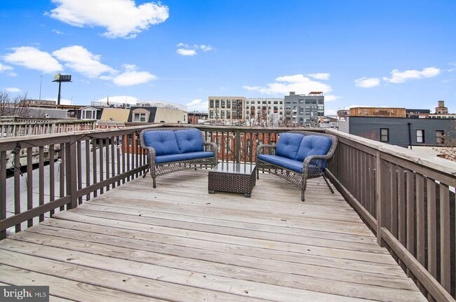 Building Photo - 1815 S Charles St