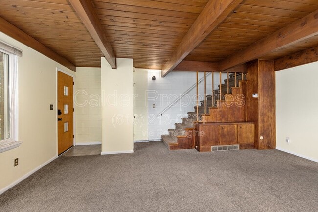 Building Photo - 841 Houseman Ave NE