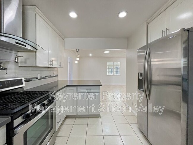 Building Photo - 3350 Denton Way