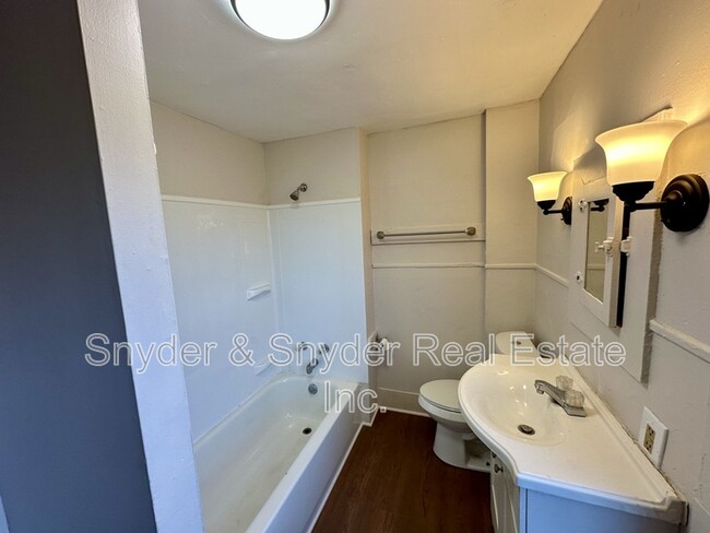 Building Photo - 362 E South St