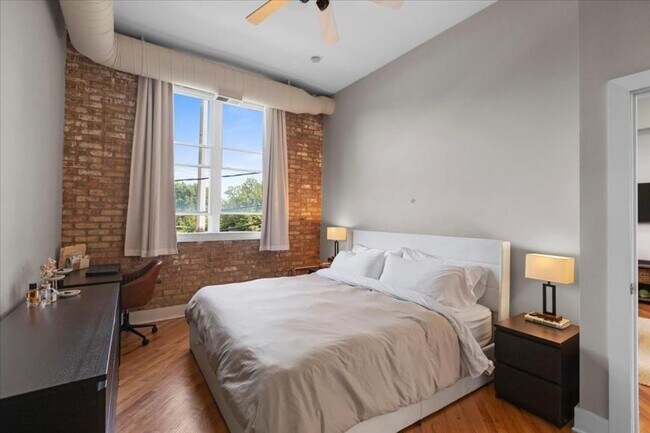 Building Photo - 2 bedroom in Chicago IL 60614