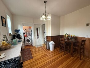 Building Photo - 119 Olive St