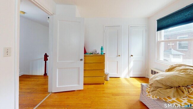 Building Photo - 638 Prospect St