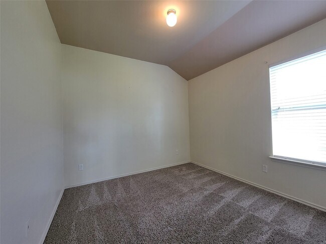 Building Photo - 2515 Wynngate Dr