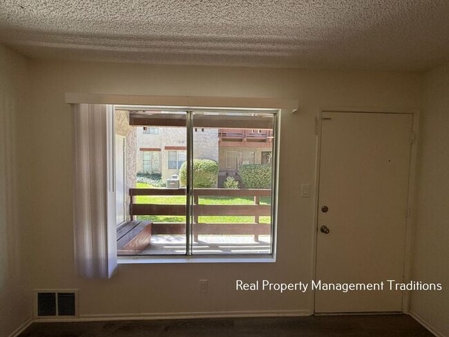 Building Photo - 3 + 2 Condo West Lancaster