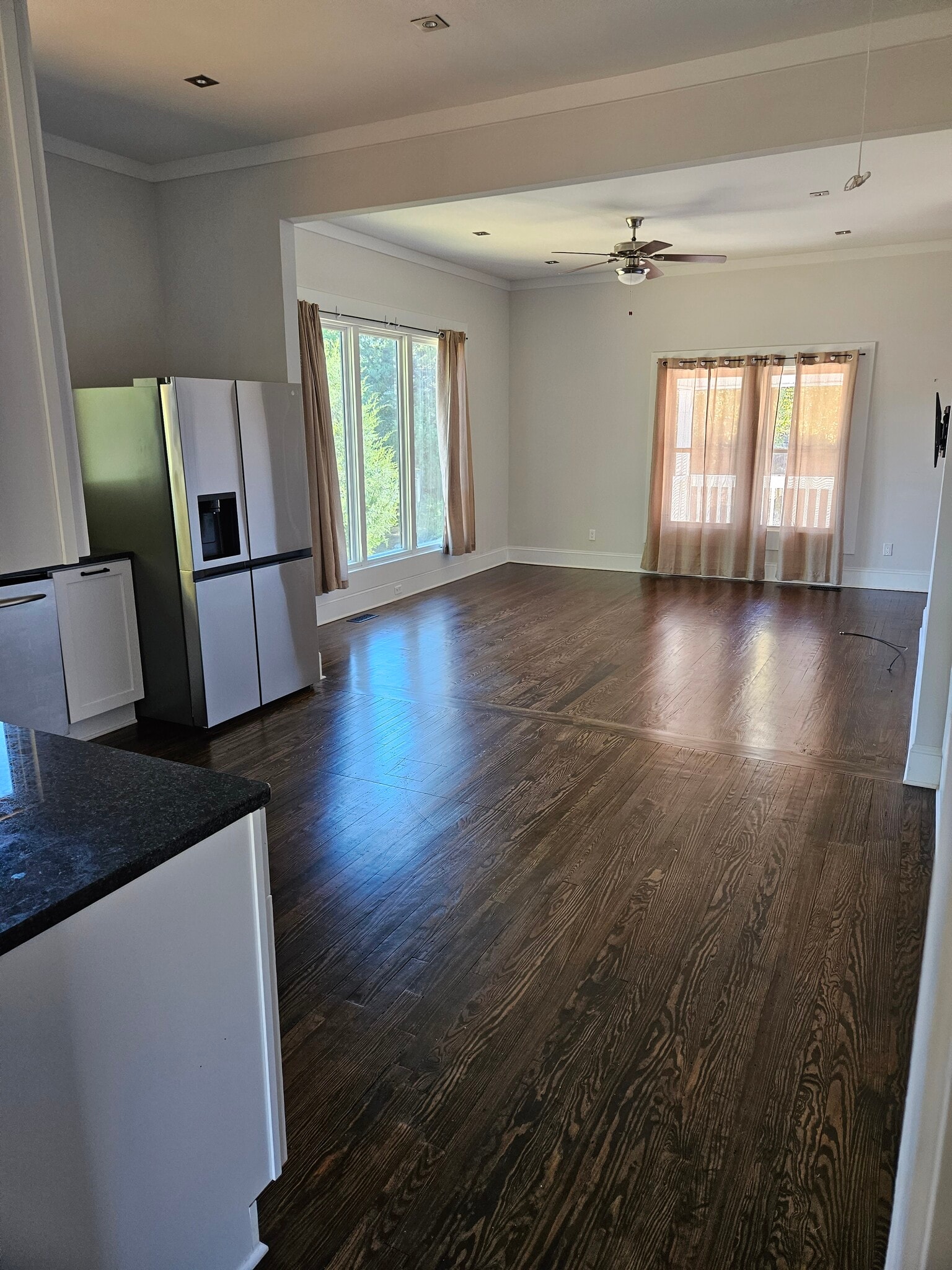 Building Photo - 12 2nd St