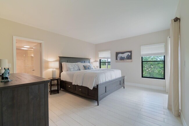 Building Photo - 11355 Pond View Dr