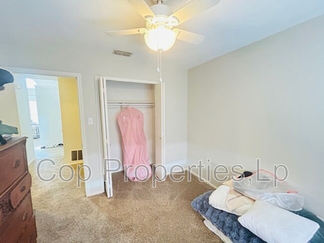 Building Photo - 6338 Broadmeadow