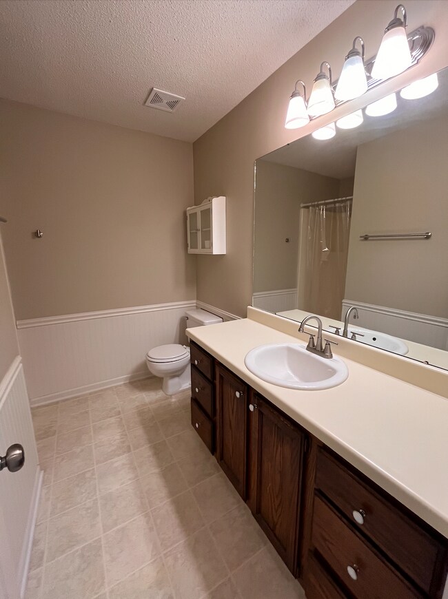 Building Photo - 104 Sparger Springs Ln