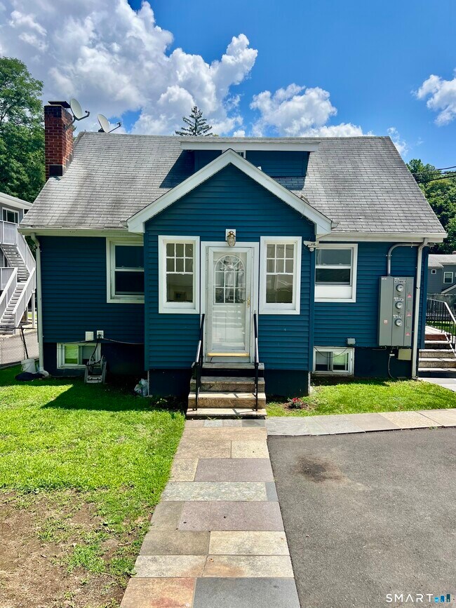 Building Photo - 141 Columbus Pl