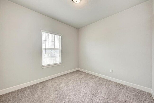 Building Photo - 12811 Stanford Dr