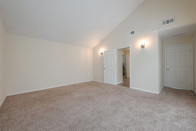 Building Photo - 15910 Tumbling Rapids Dr