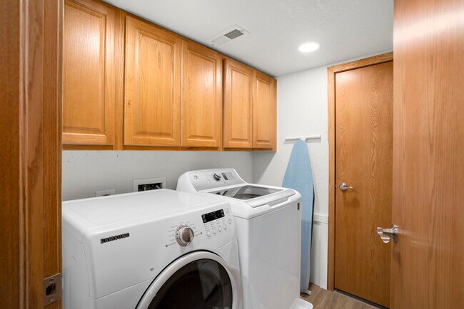 Building Photo - 1626 Foxhall Ct