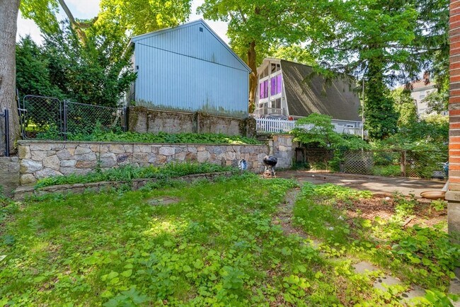 Building Photo - 36 Thingvalla Ave