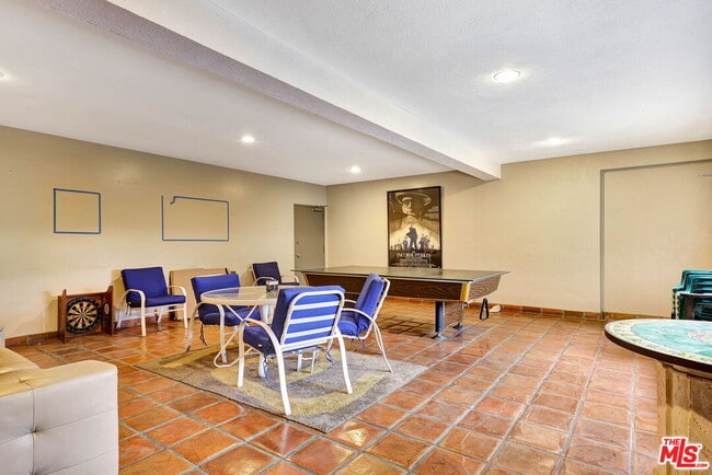 Building Photo - 1010 Palm Ave