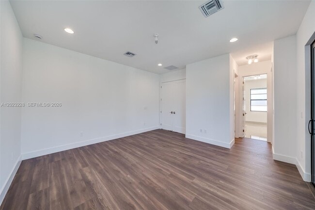 Building Photo - 1427 SW 23rd St