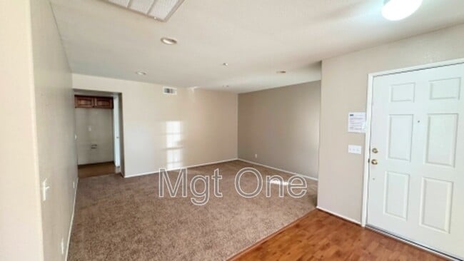 Building Photo - 7671 St Andrews Dr