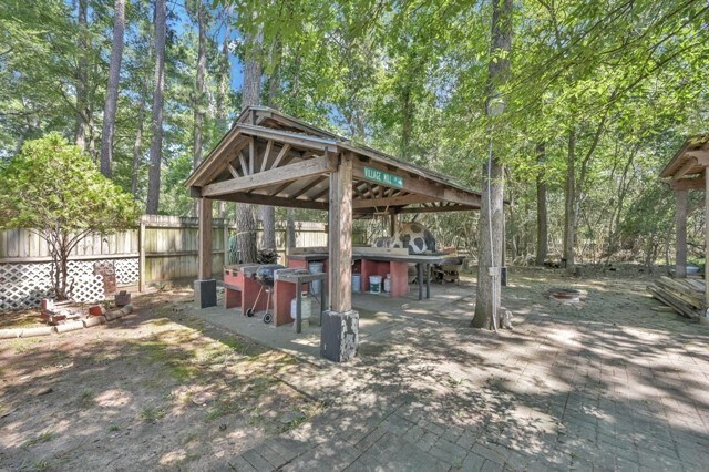 Building Photo - 6715 Dillon Dr