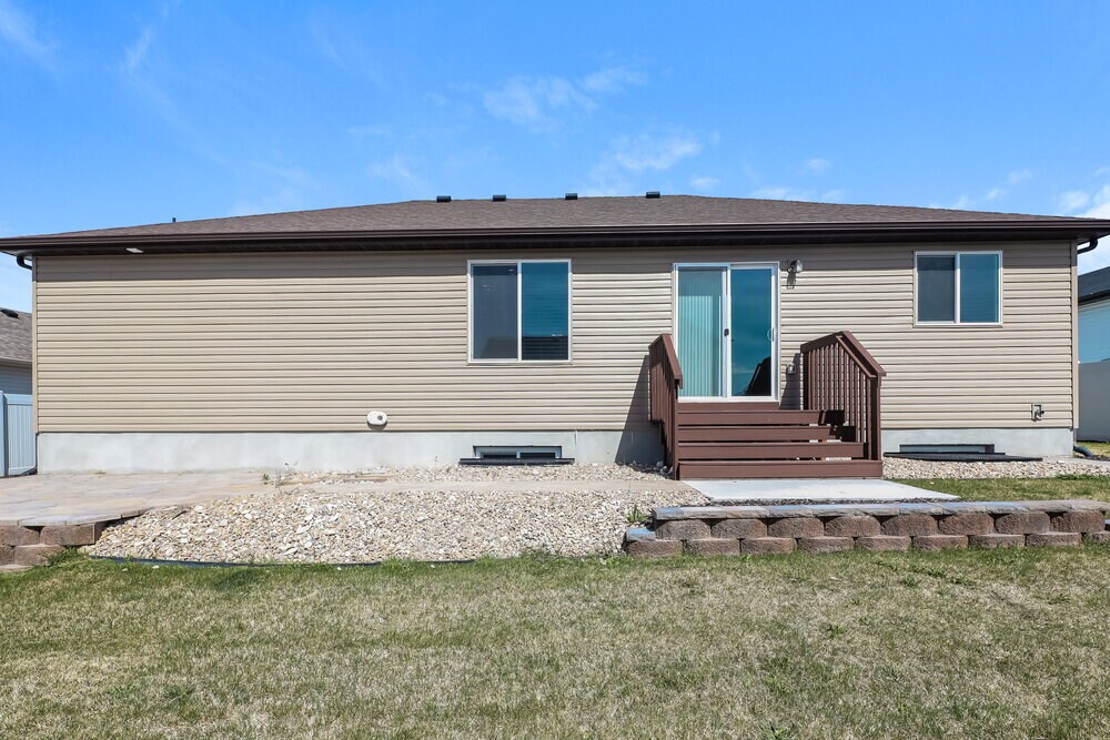 Building Photo - 1831 370 E