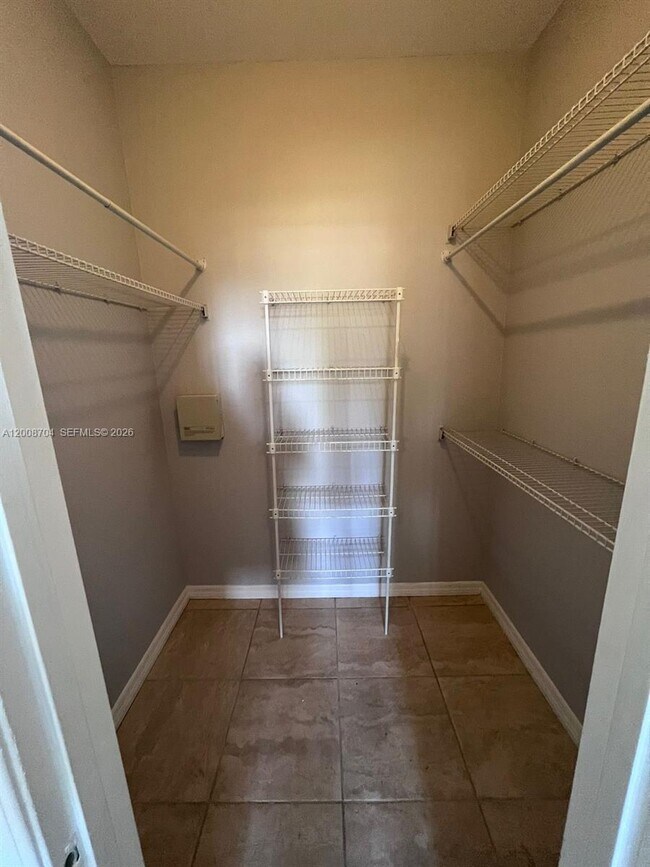 Building Photo - 2544 Robert Trent Jones Dr