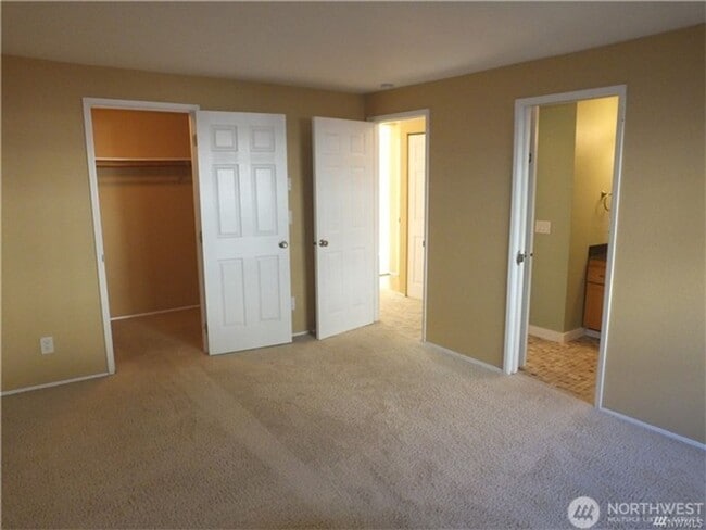 Building Photo - 1Bd/1Ba Bellevue Condo