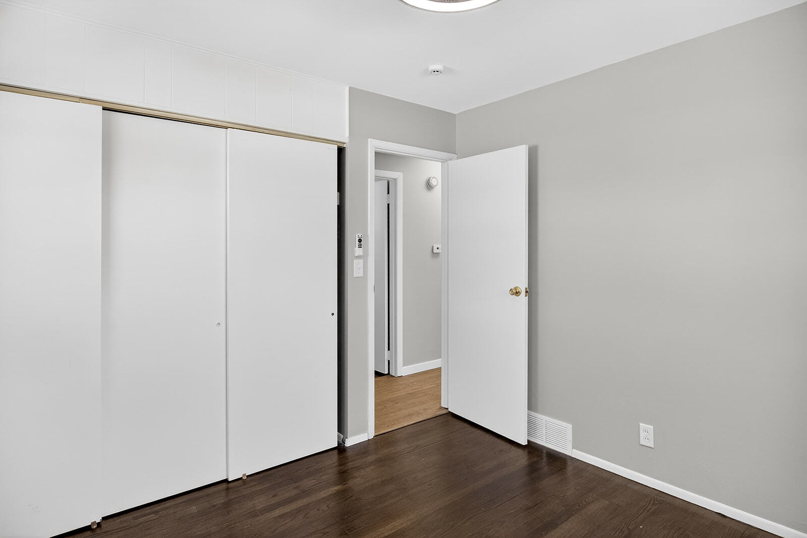 Building Photo - 7407 Saturn St