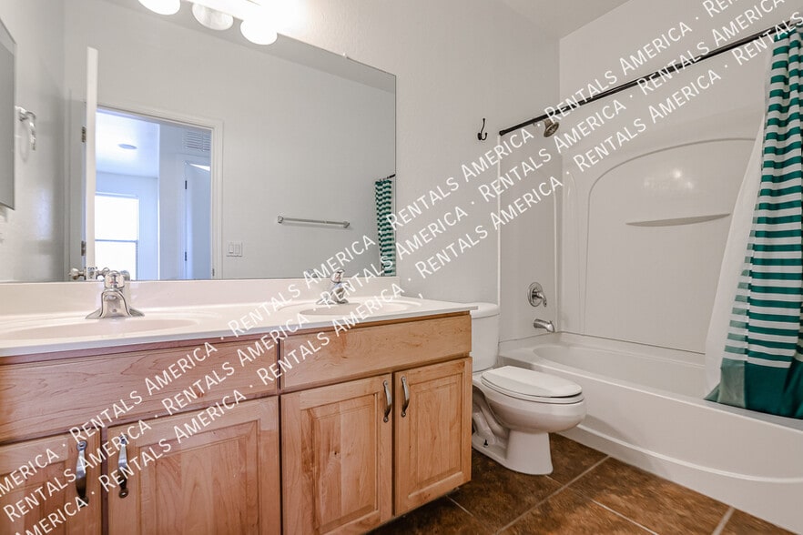 Building Photo - 4635 W Burgess Ln