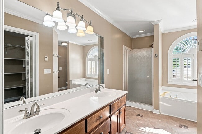 Building Photo - 2908 Caymen Ct