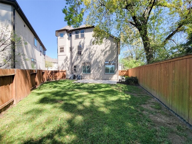 Building Photo - 935 W Lacey Garden Loop