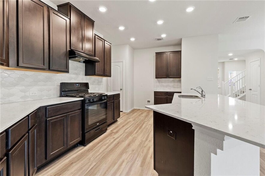 Building Photo - 201 Danablu Dr