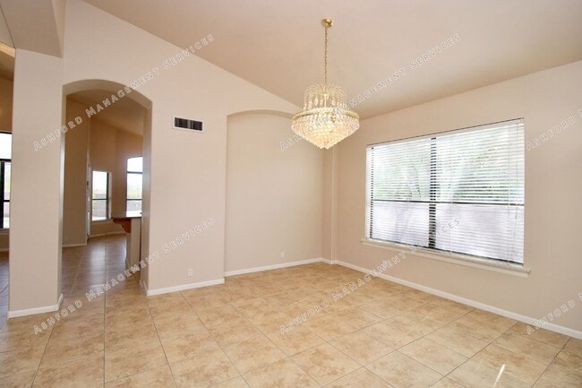 Building Photo - BEAUTIFUL 4 BEDROOM + LOFT ON CULDESAC WITH POOL/SPA