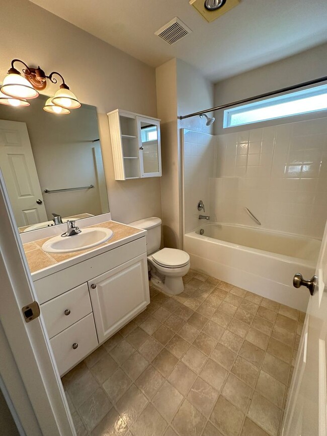 Building Photo - Sanders Mill Neighborhood 3 Bedroom, 2 Bat...