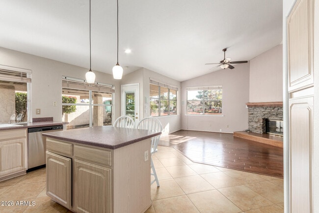 Building Photo - 1629 S Ash Dr