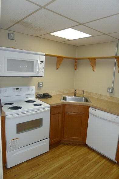 Primary Photo - 220 Garfield St
