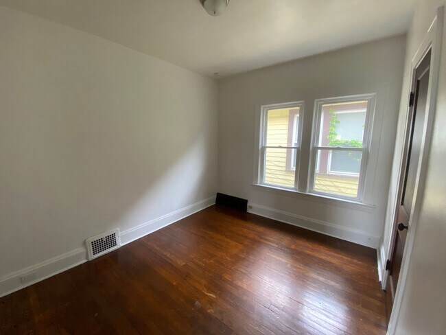 Building Photo - 1128-1130 E 168th Street