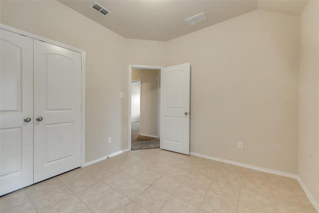 Building Photo - 4721 Lazy Oaks St