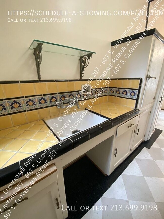 Building Photo - 607 Cloverdale Ave